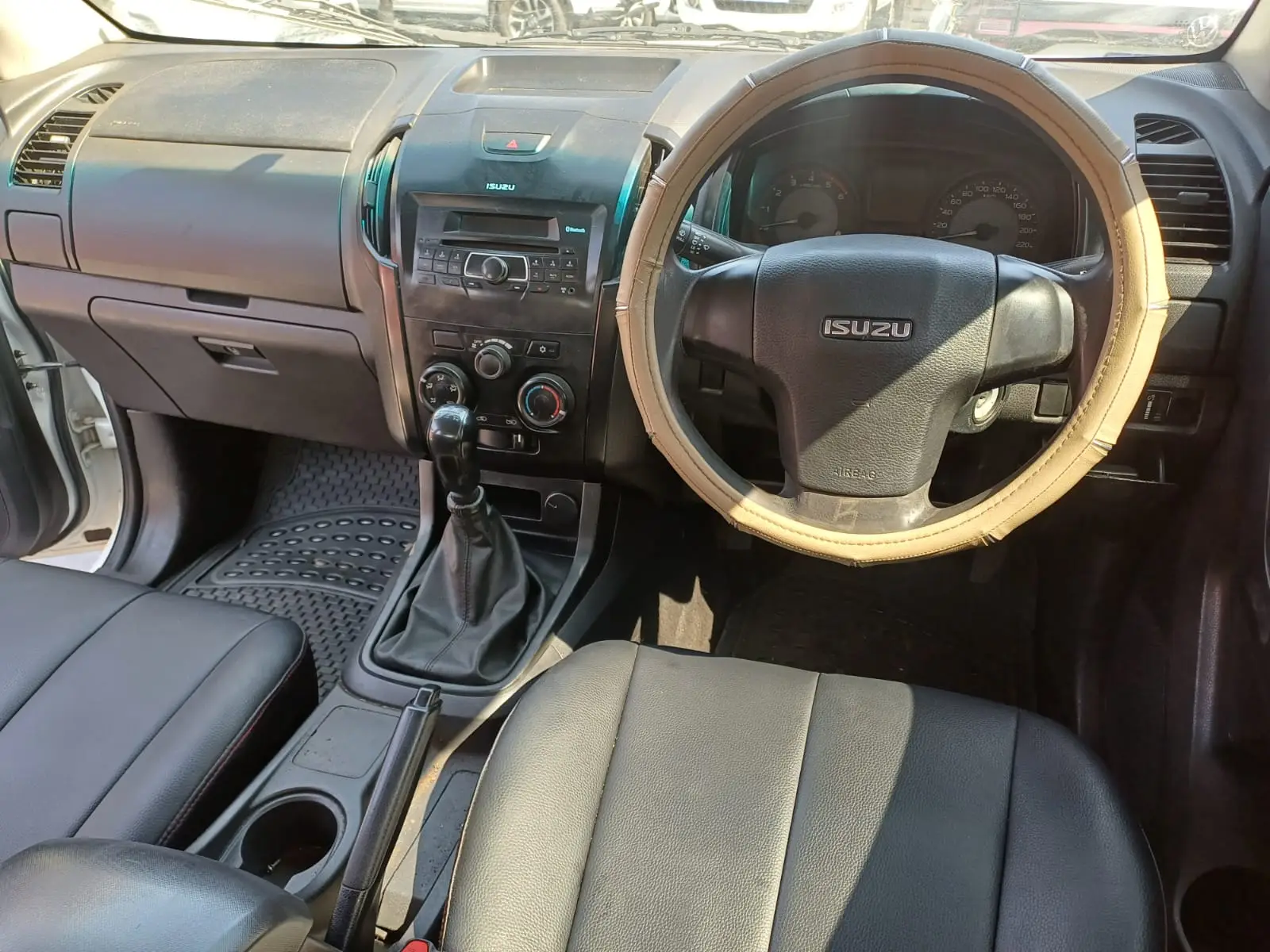 2017 ISUZU KB 300 D-TEQ - Image 16