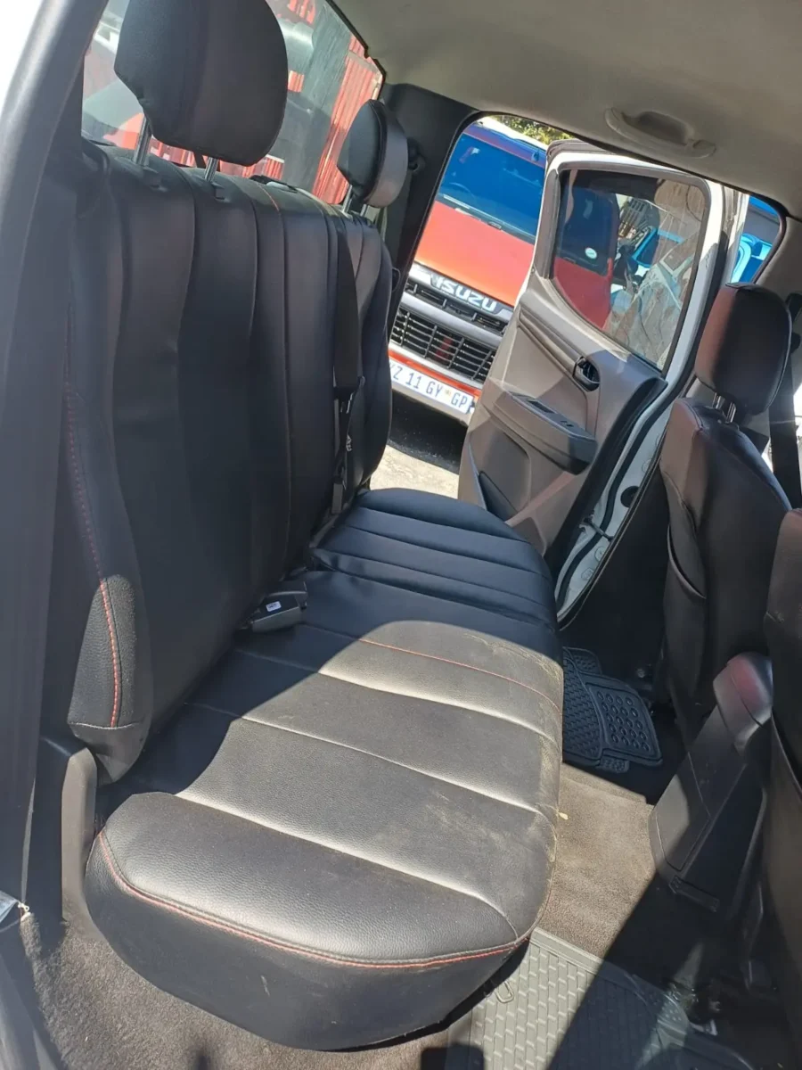 2017 ISUZU KB 300 D-TEQ - Image 14