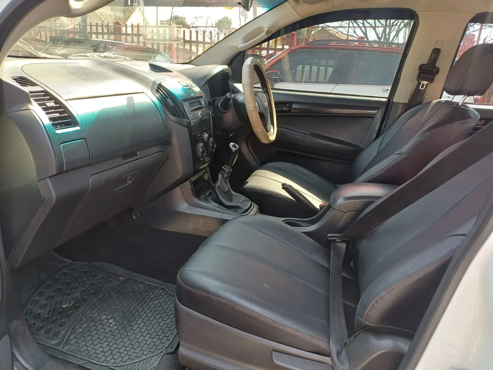 2017 ISUZU KB 300 D-TEQ - Image 12
