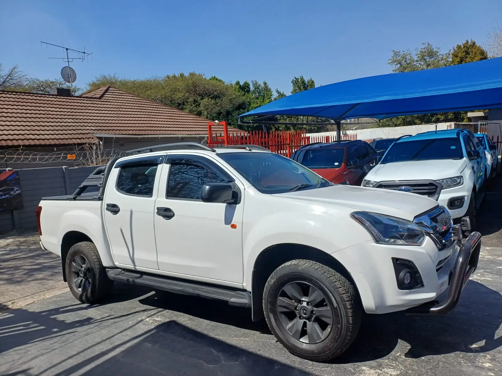 2017 ISUZU KB 300 D-TEQ - Image 7