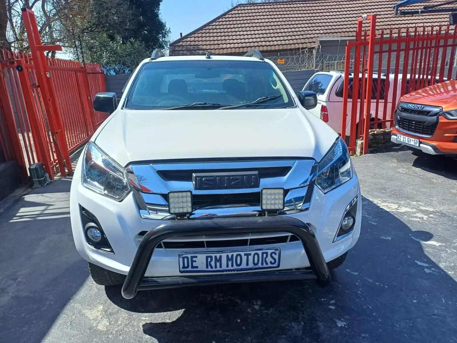 2017 ISUZU KB 300 D-TEQ - Image 1