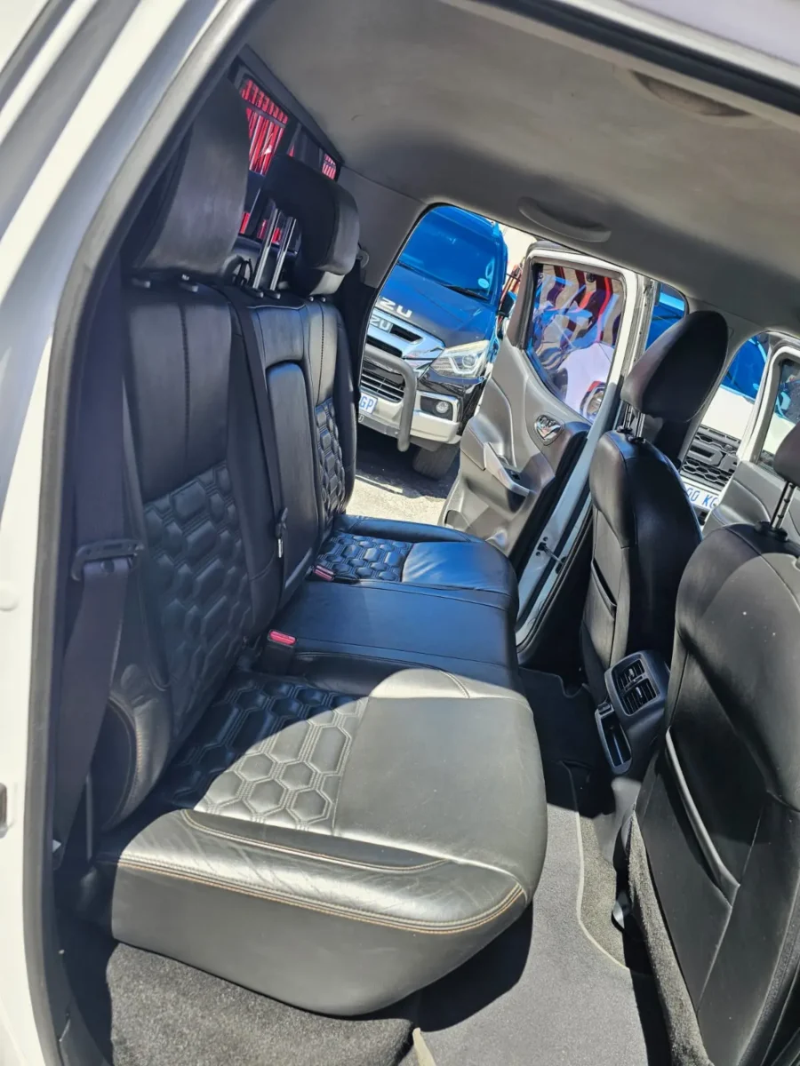 2021 NISSAN NAVARA 2.5 PR0 - Image 14