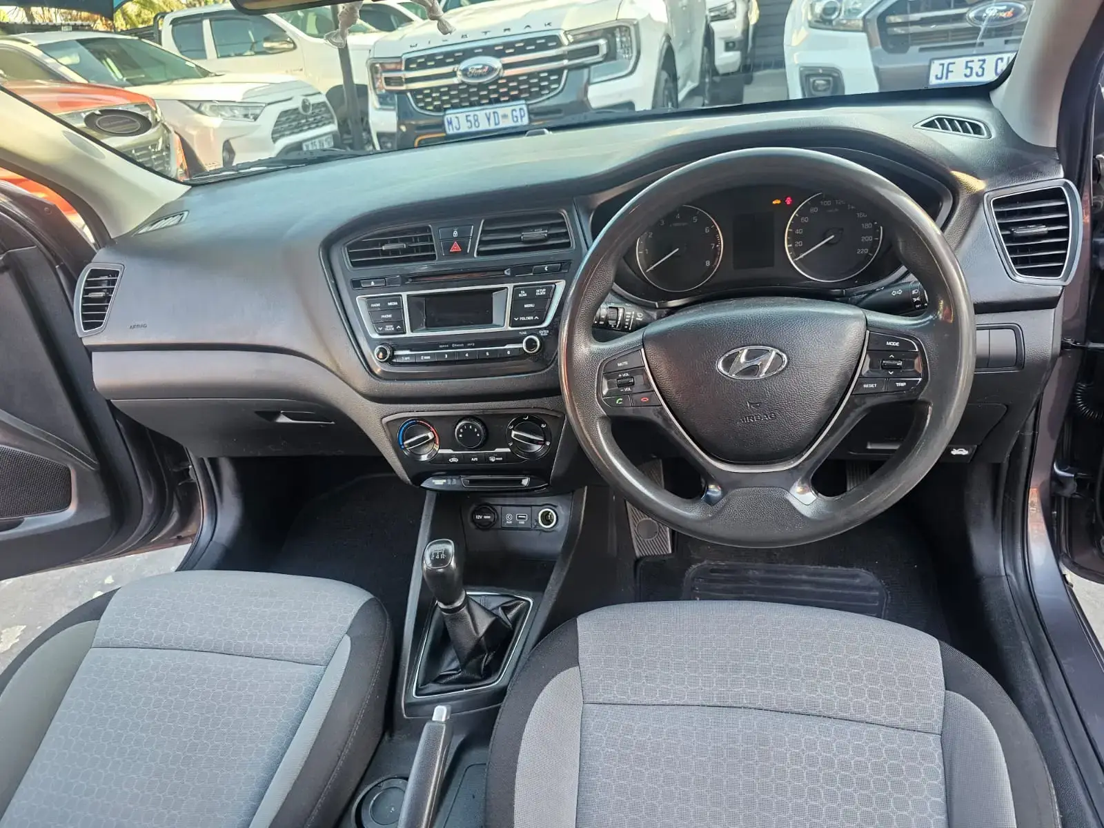 2015 HYUNDAI I20 1,2 - Image 16