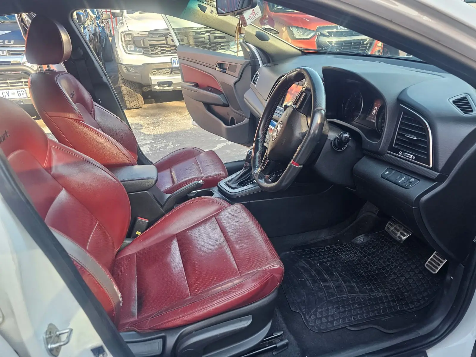 2018 HYUNDAI ELANTRA 1,8 SPORT - Image 16