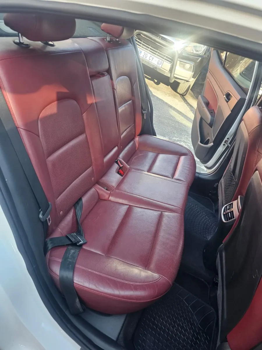2018 HYUNDAI ELANTRA 1,8 SPORT - Image 12