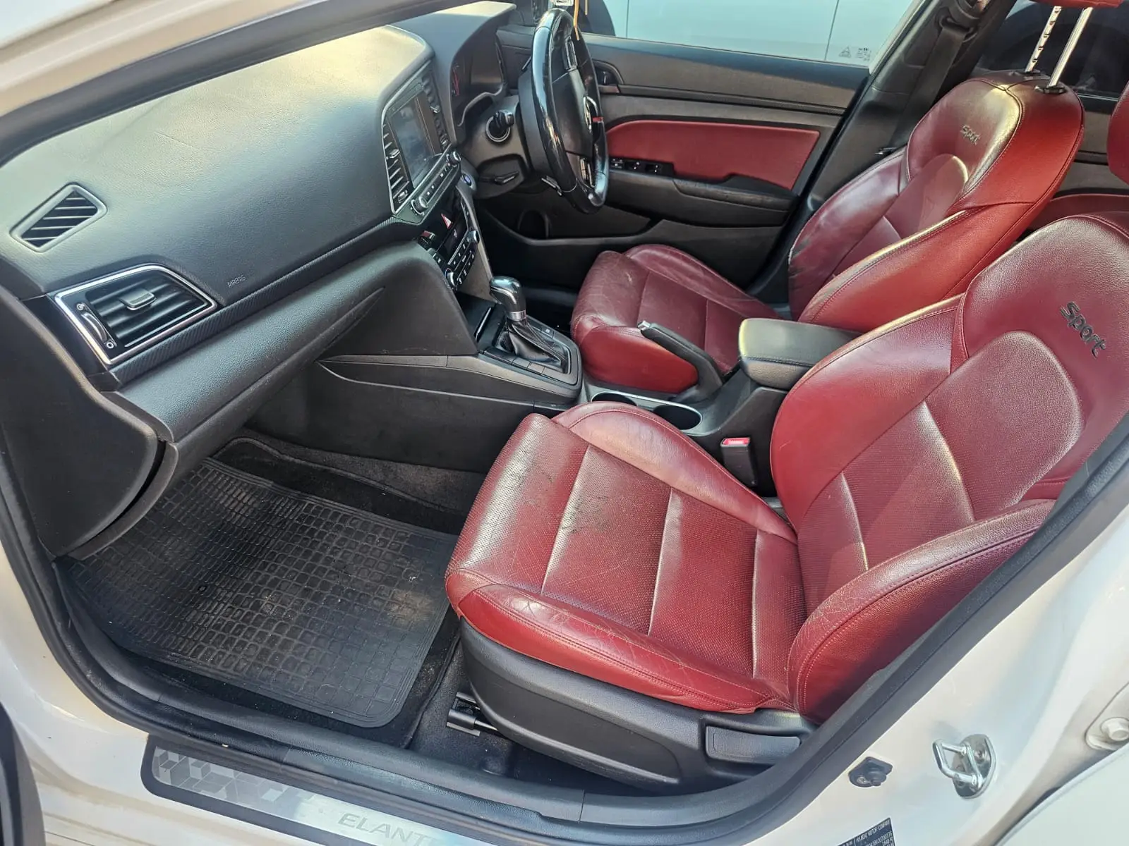 2018 HYUNDAI ELANTRA 1,8 SPORT - Image 14