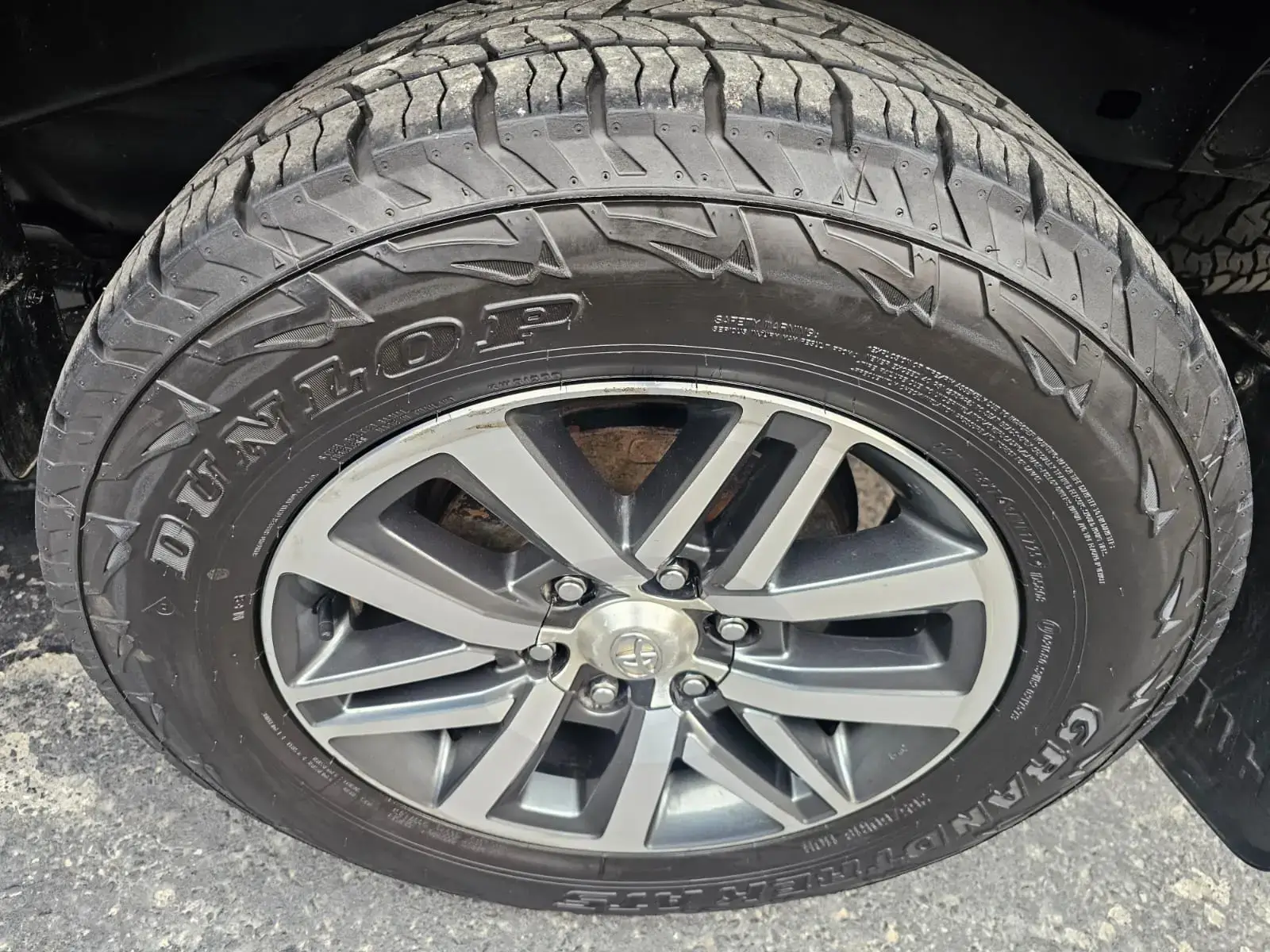 2017 Toyota Hilux 2.8gd6 - Image 29