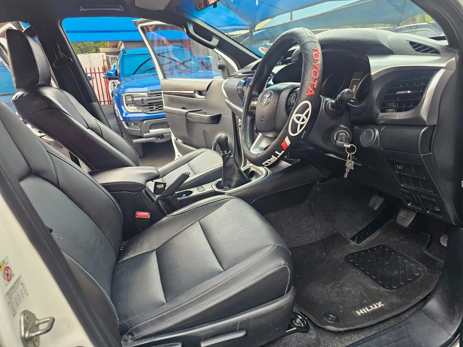 2017 Toyota Hilux 2.8gd6 - Image 17