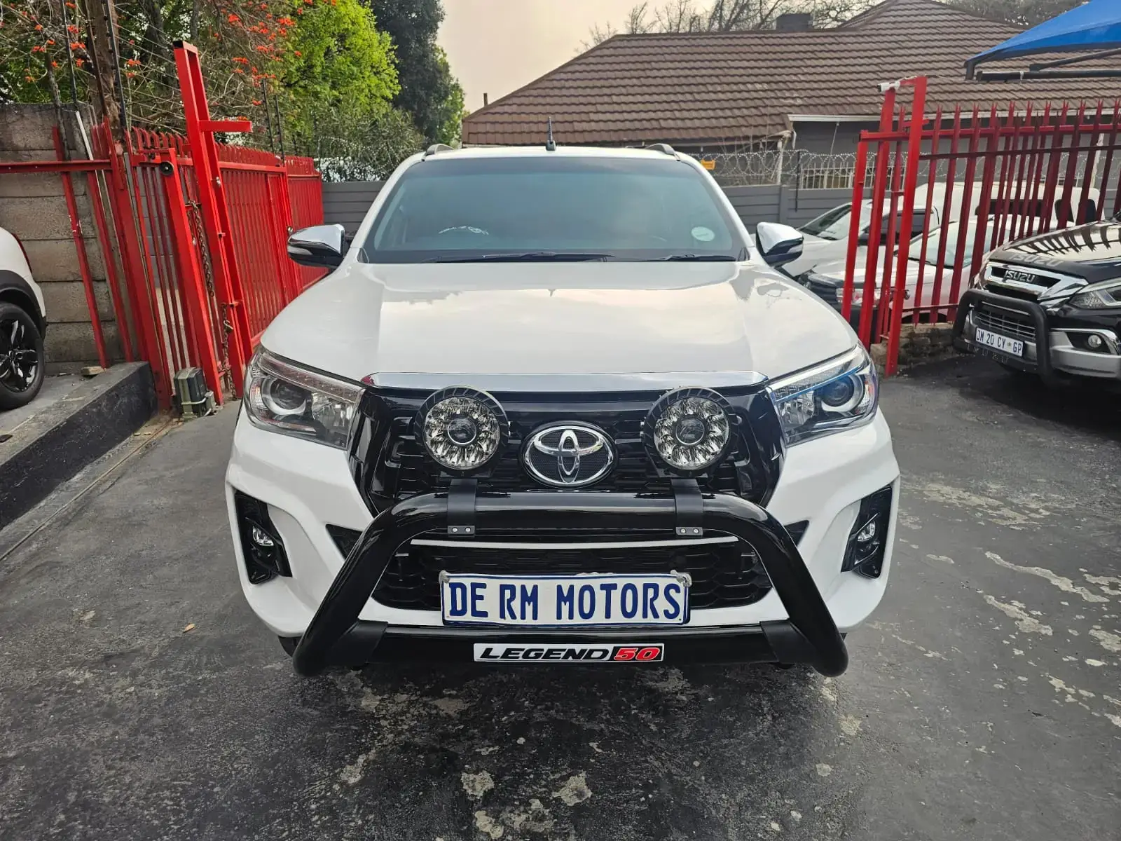 2017 Toyota Hilux 2.8gd6 - Image 8