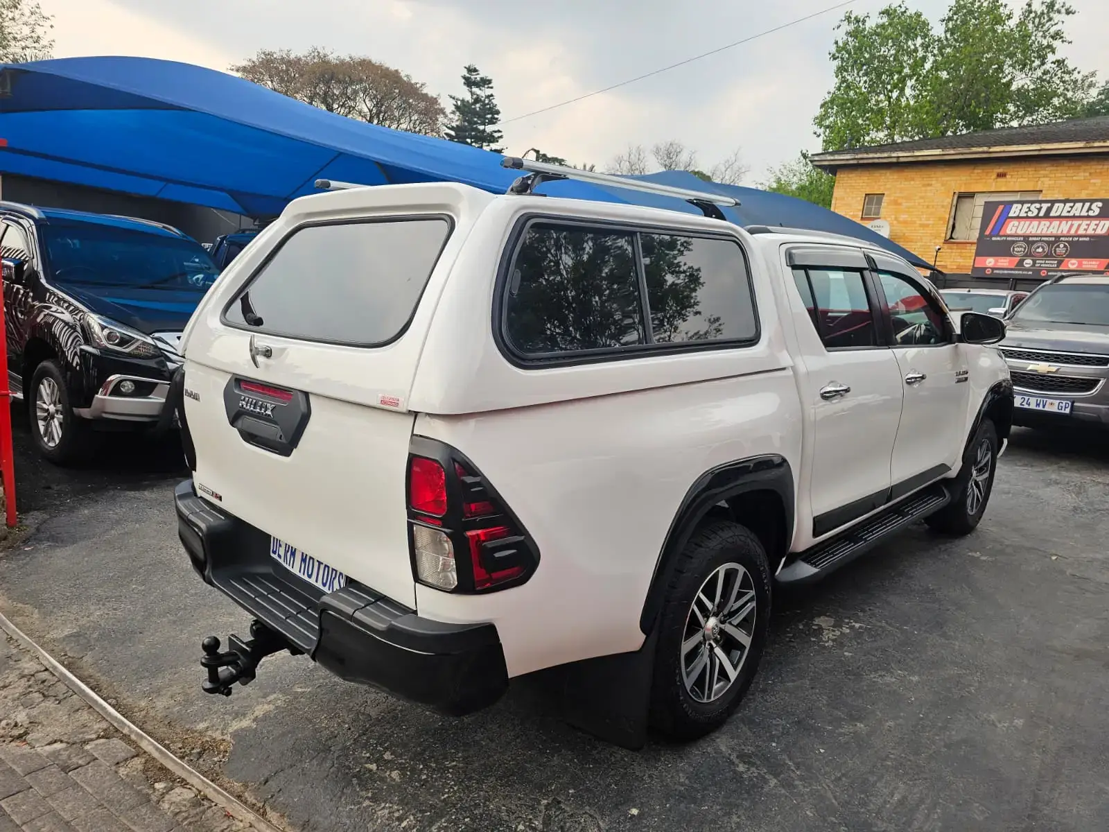 2017 Toyota Hilux 2.8gd6 - Image 6