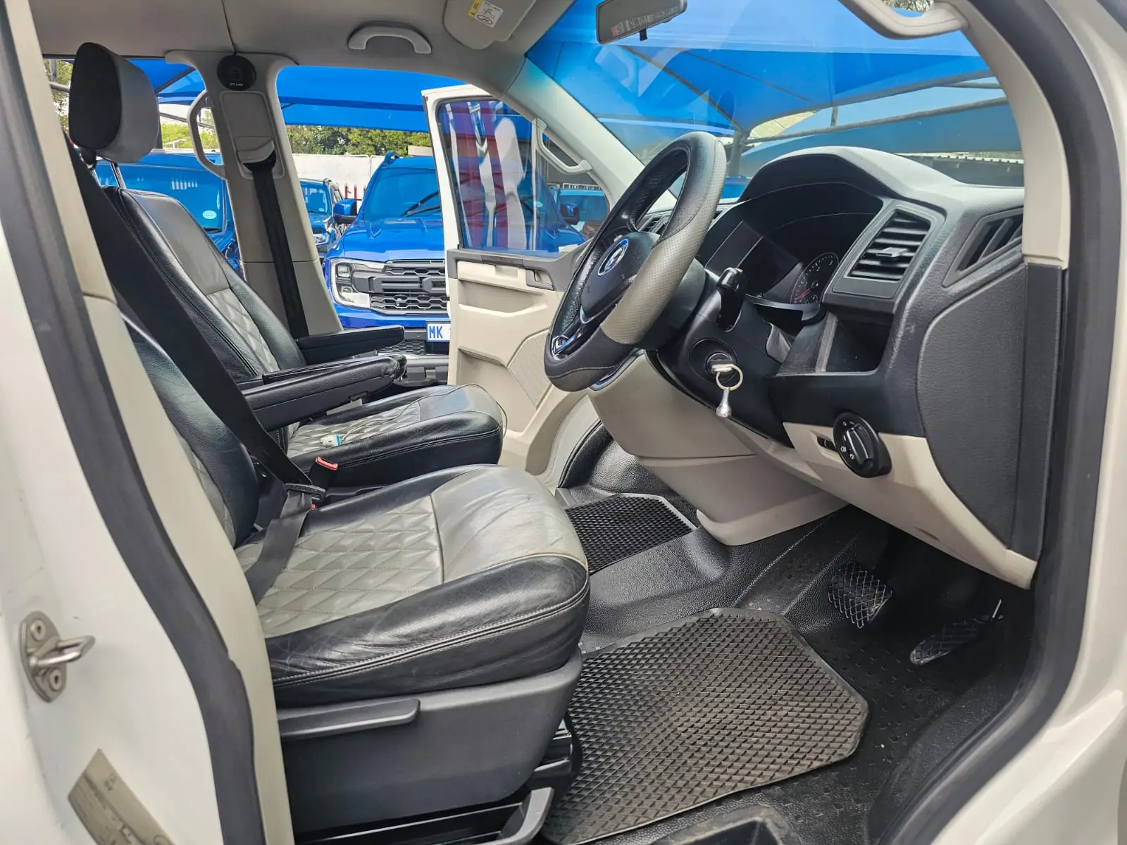 2019 Volkswagen Transporter 2.0TDI CREW BUS LWB - Image 15