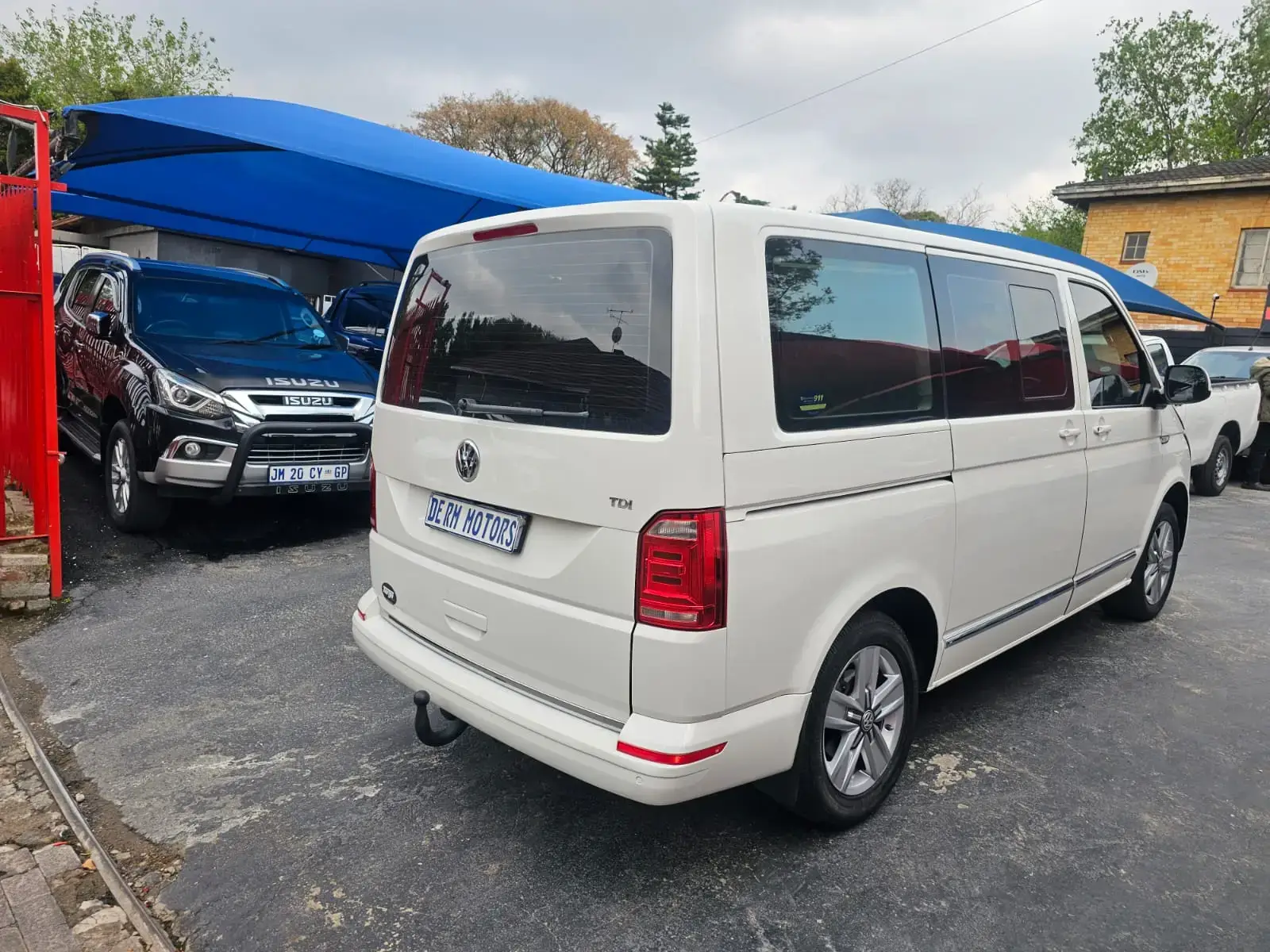 2019 Volkswagen Transporter 2.0TDI CREW BUS LWB - Image 7