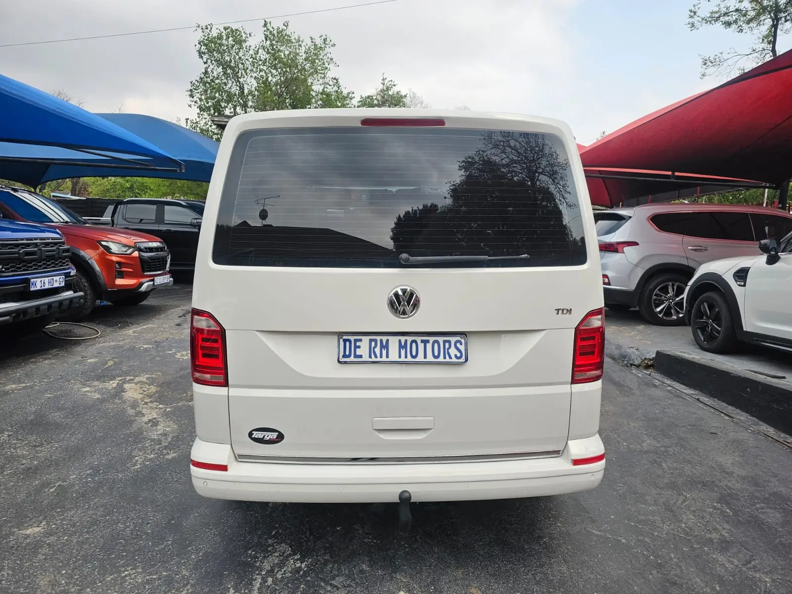 2019 Volkswagen Transporter 2.0TDI CREW BUS LWB - Image 6