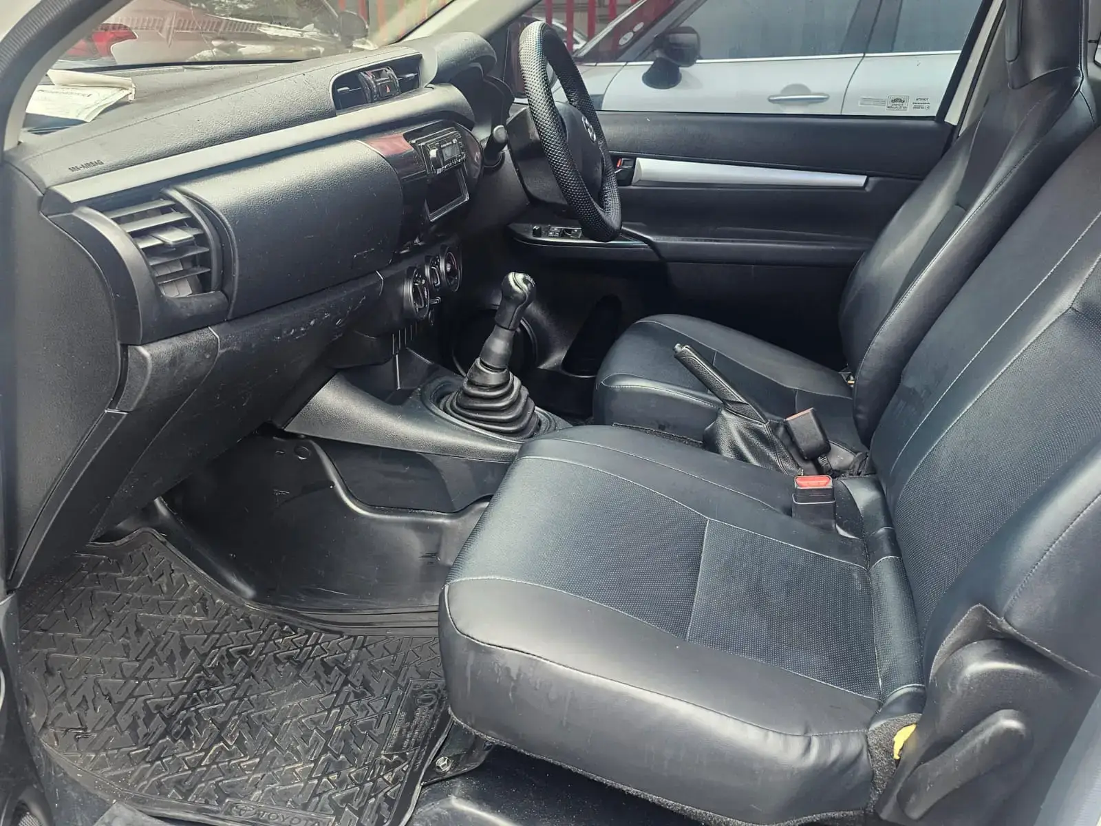 2024 Toyota Hilux 2.4gd - Image 10