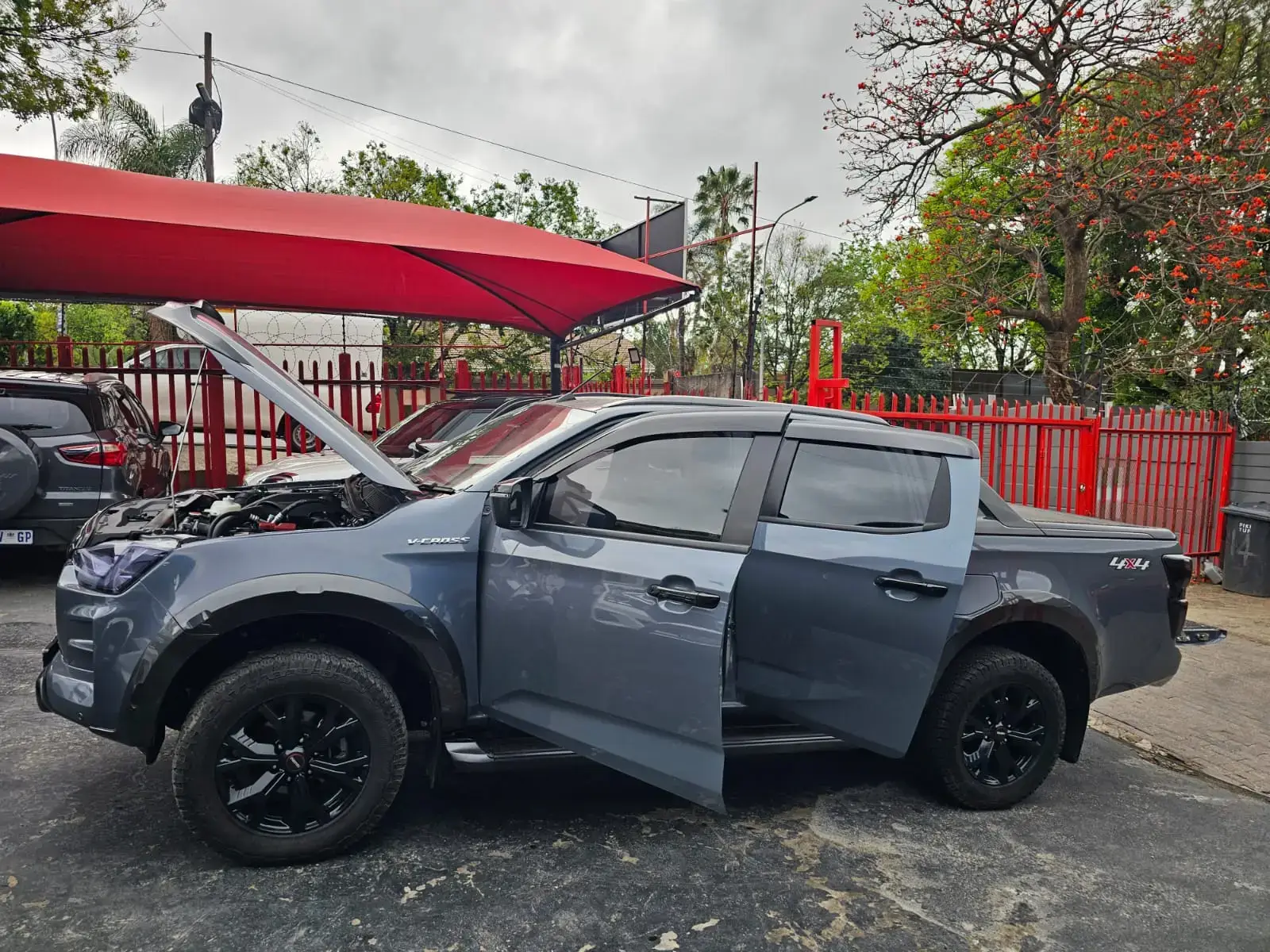 2025 Isuzu D-Max 3.0 DOUBLE CAB V CROSS 4X4 - Image 18