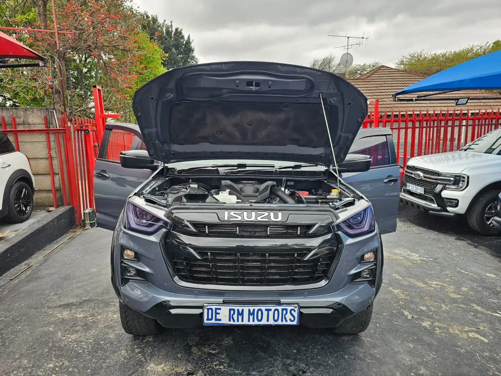 2025 Isuzu D-Max 3.0 DOUBLE CAB V CROSS 4X4 - Image 17
