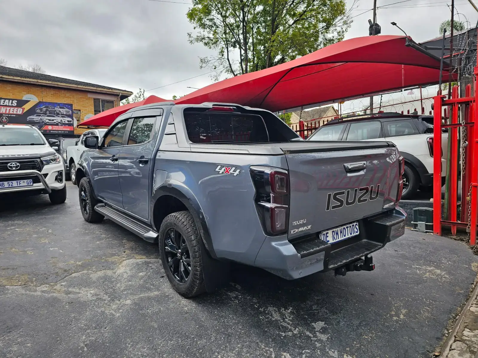 2025 Isuzu D-Max 3.0 DOUBLE CAB V CROSS 4X4 - Image 8