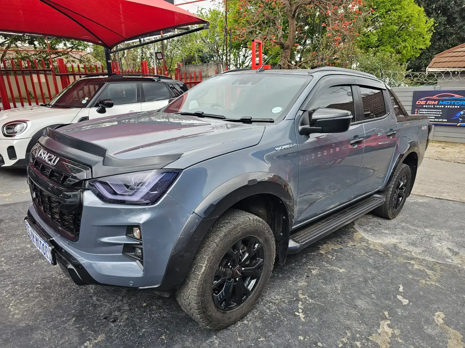 2025 Isuzu D-Max 3.0 DOUBLE CAB V CROSS 4X4 - Image 2